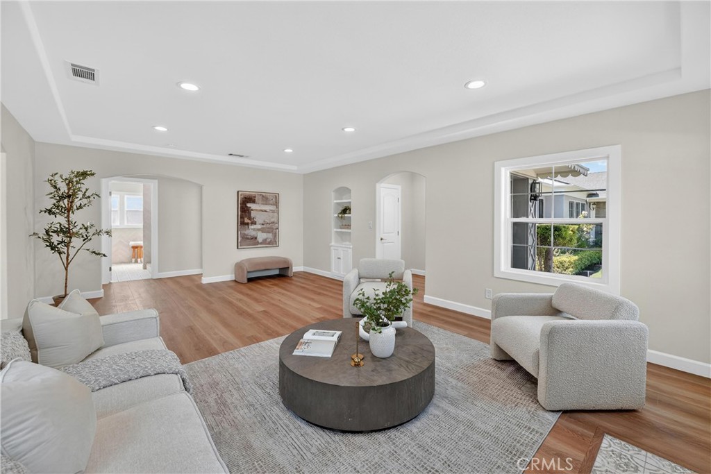 1404 N Freeman