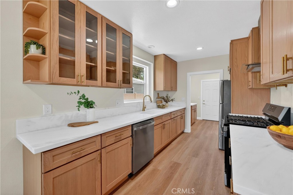 1404 N Freeman