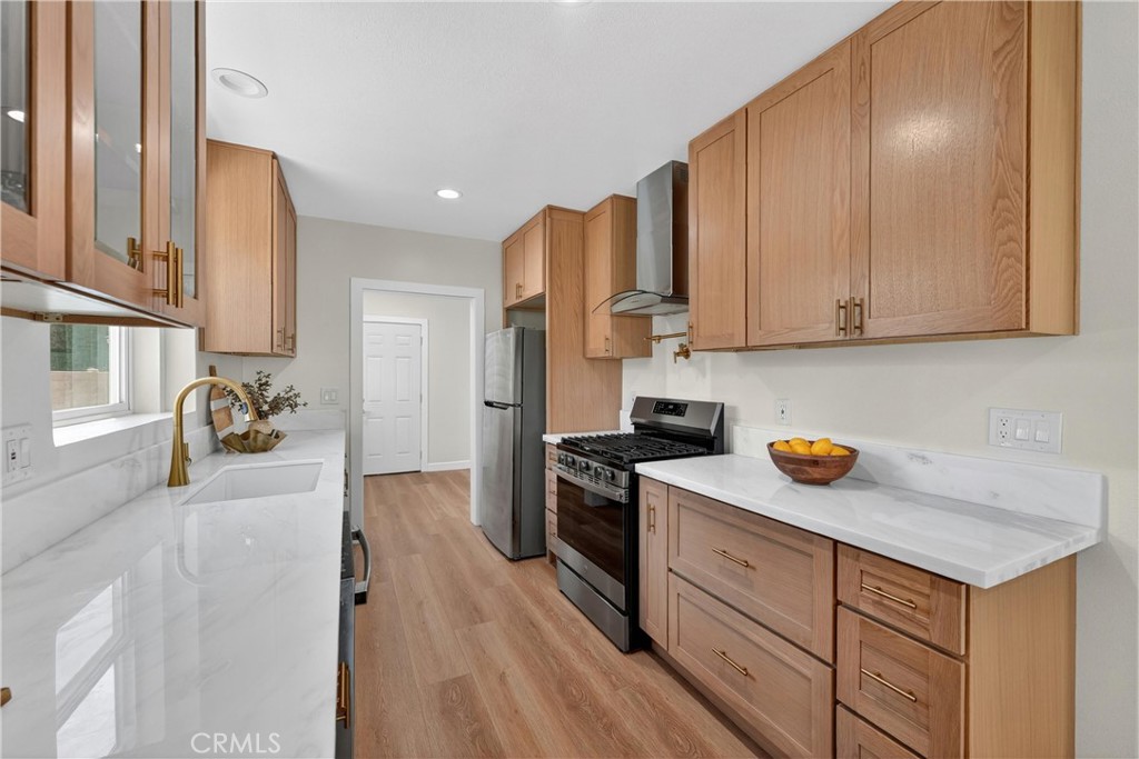 1404 N Freeman