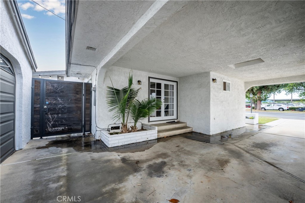 5735 E Wardlow