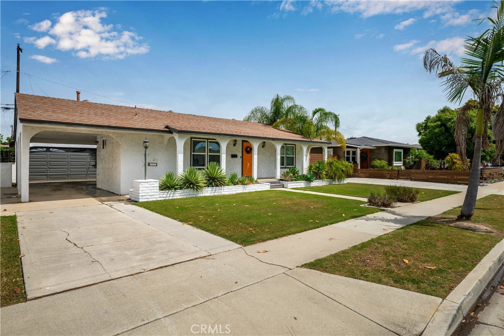 5735 E Wardlow