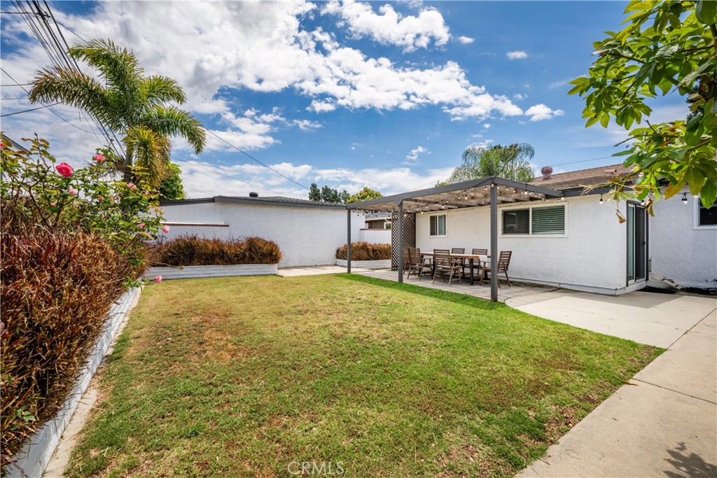 5735 E Wardlow