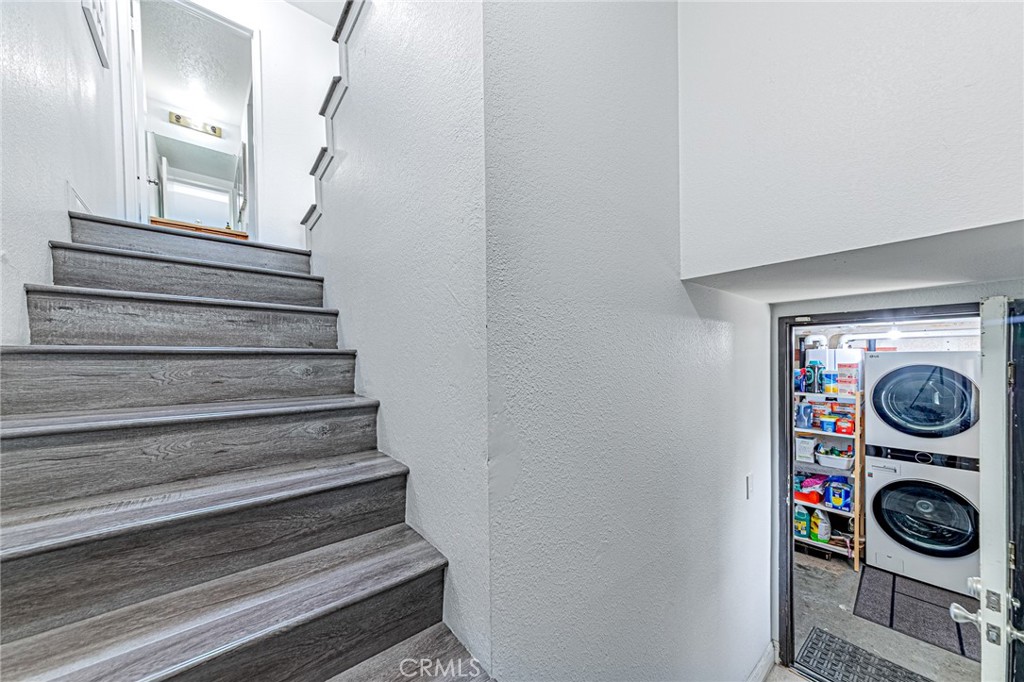 301 W Gladstone Street