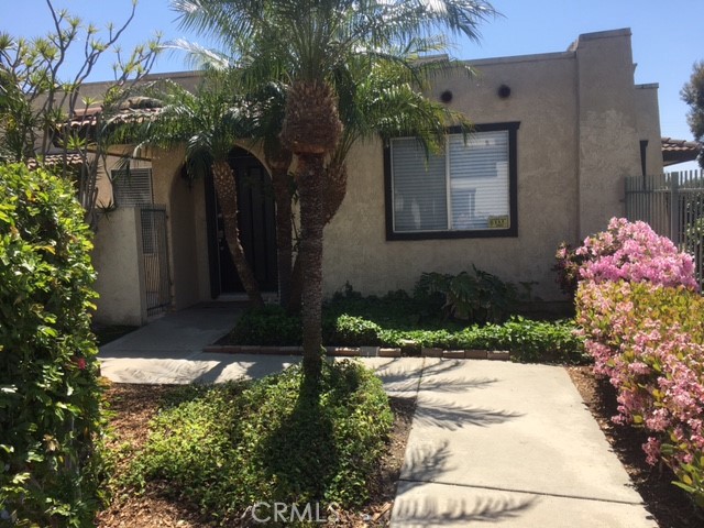 5751 Laguna Way