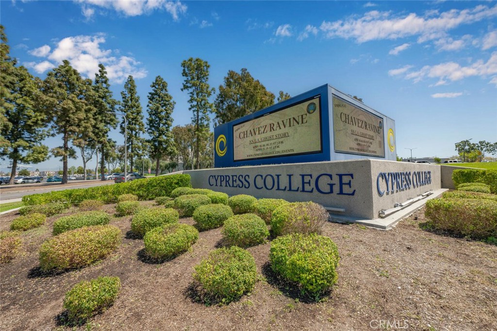 5751 Laguna Way