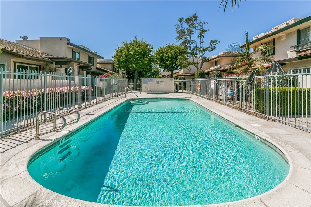 5751 Laguna Way