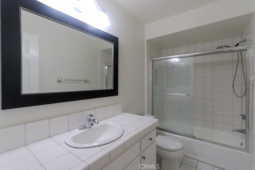 564 N Bellflower Boulevard 218