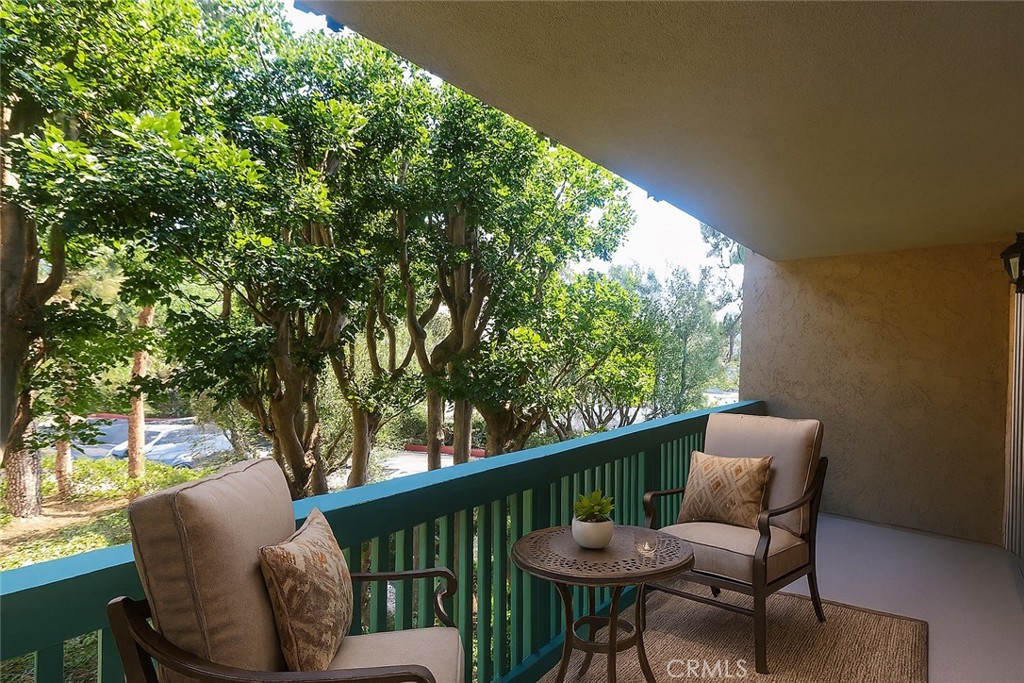 564 N Bellflower Boulevard 218