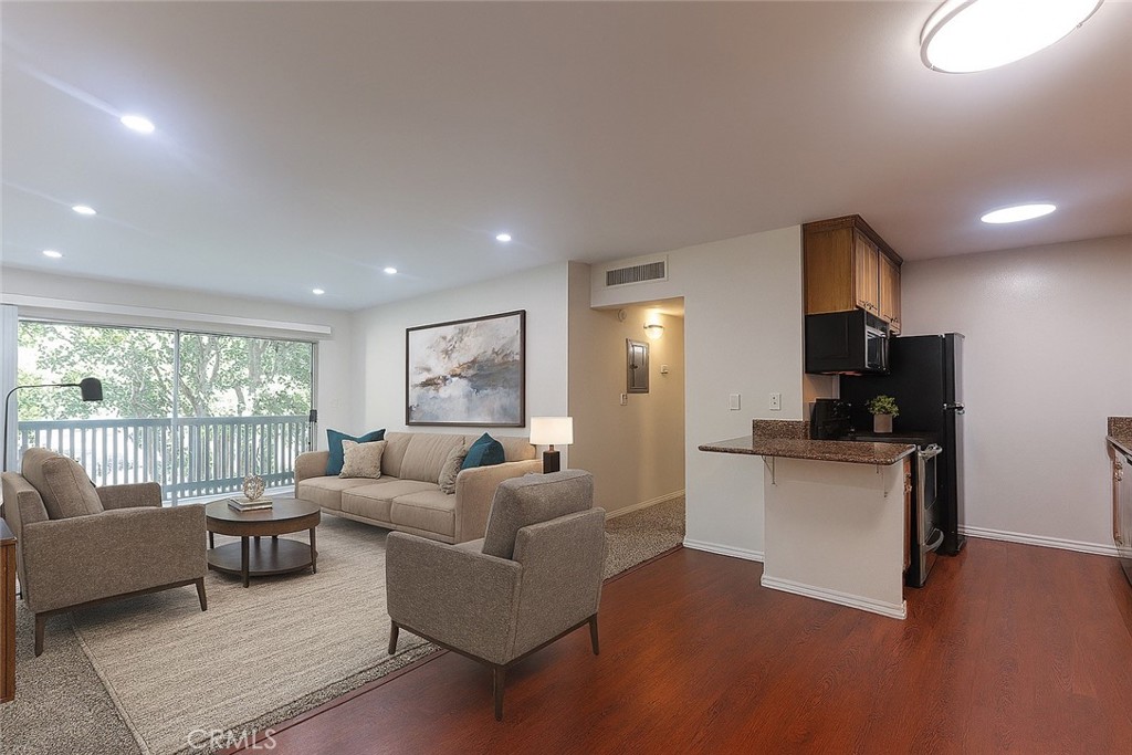 564 N Bellflower Boulevard 218