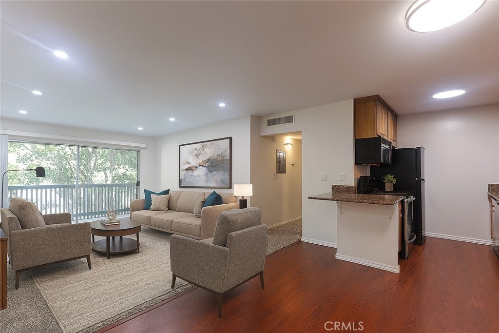 564 N Bellflower Boulevard 218