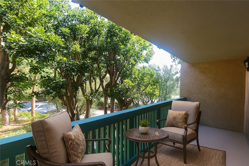 564 N Bellflower Boulevard 218