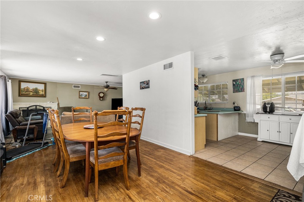 2608 W Palais