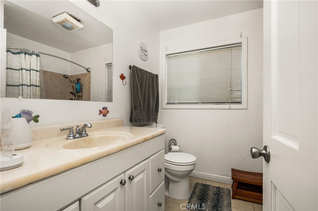 2608 W Palais