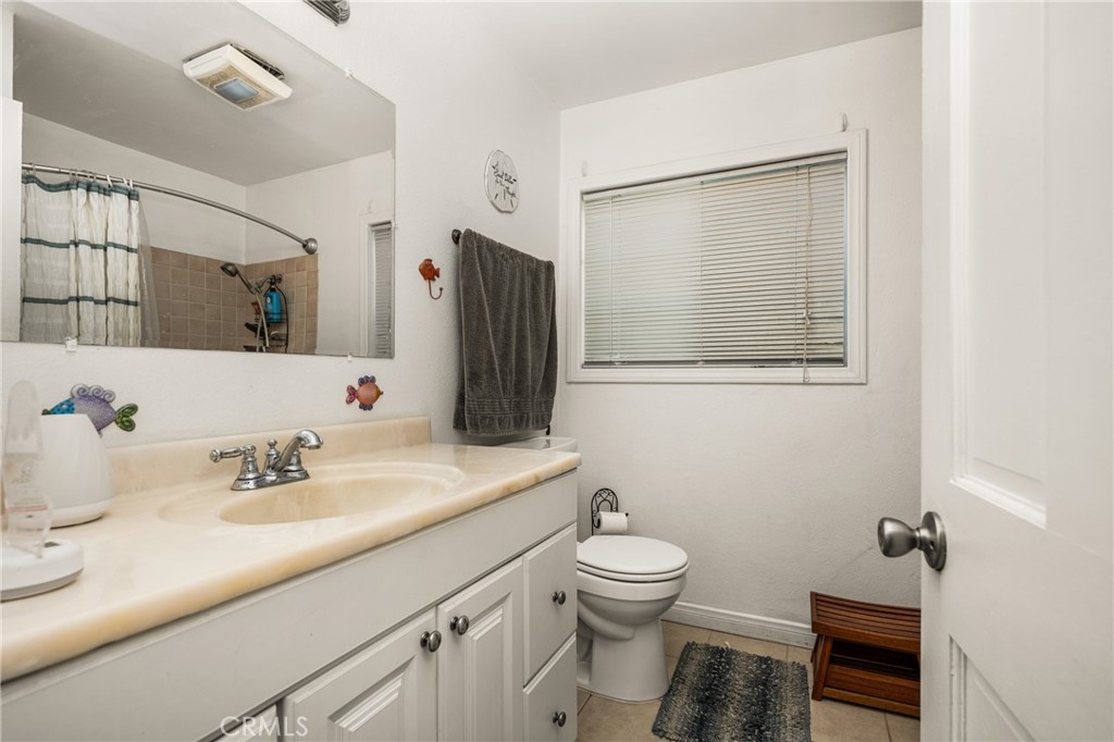 2608 W Palais