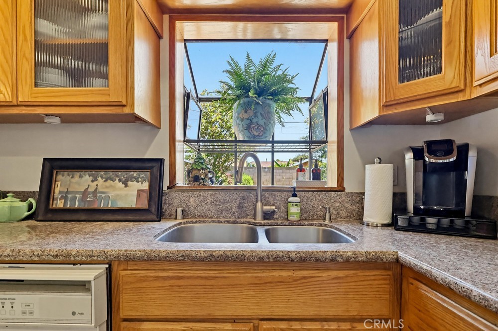13308 Thistle