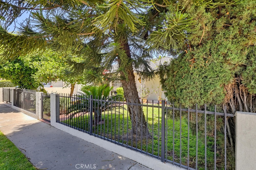 13308 Thistle