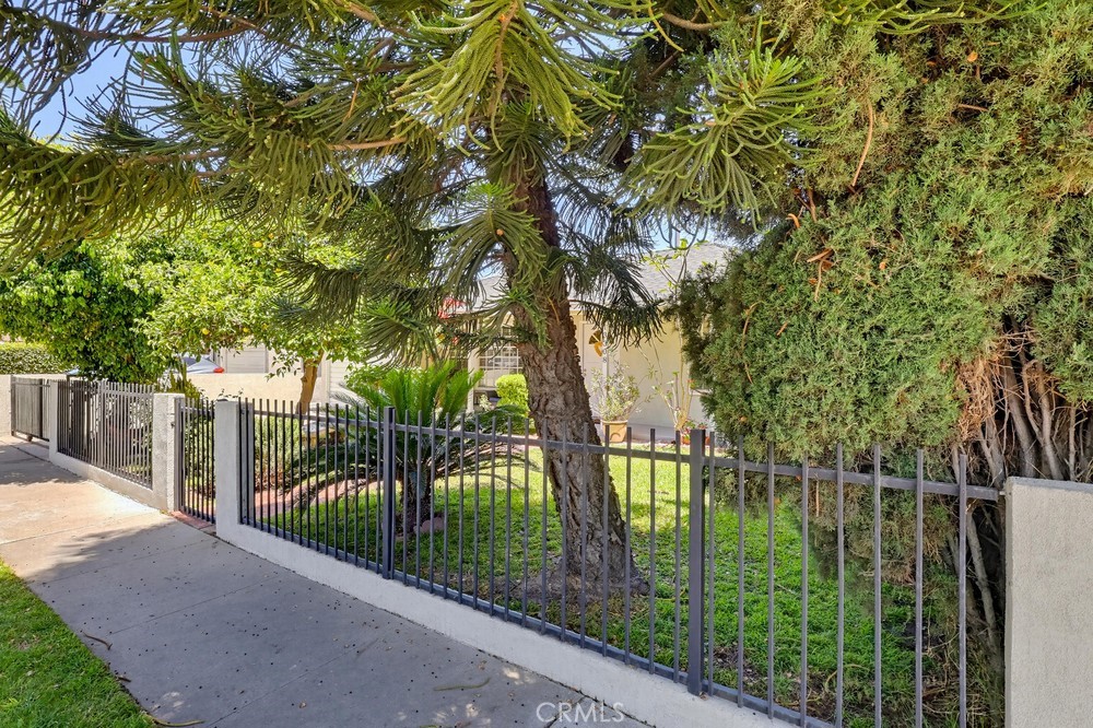13308 Thistle