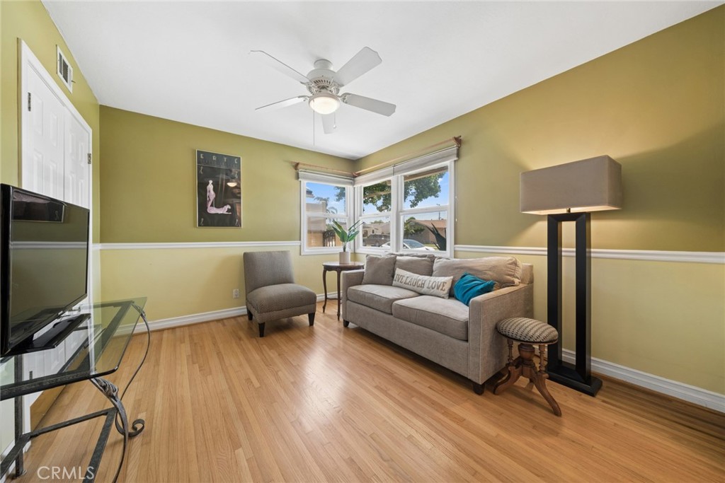 315 E Wilson