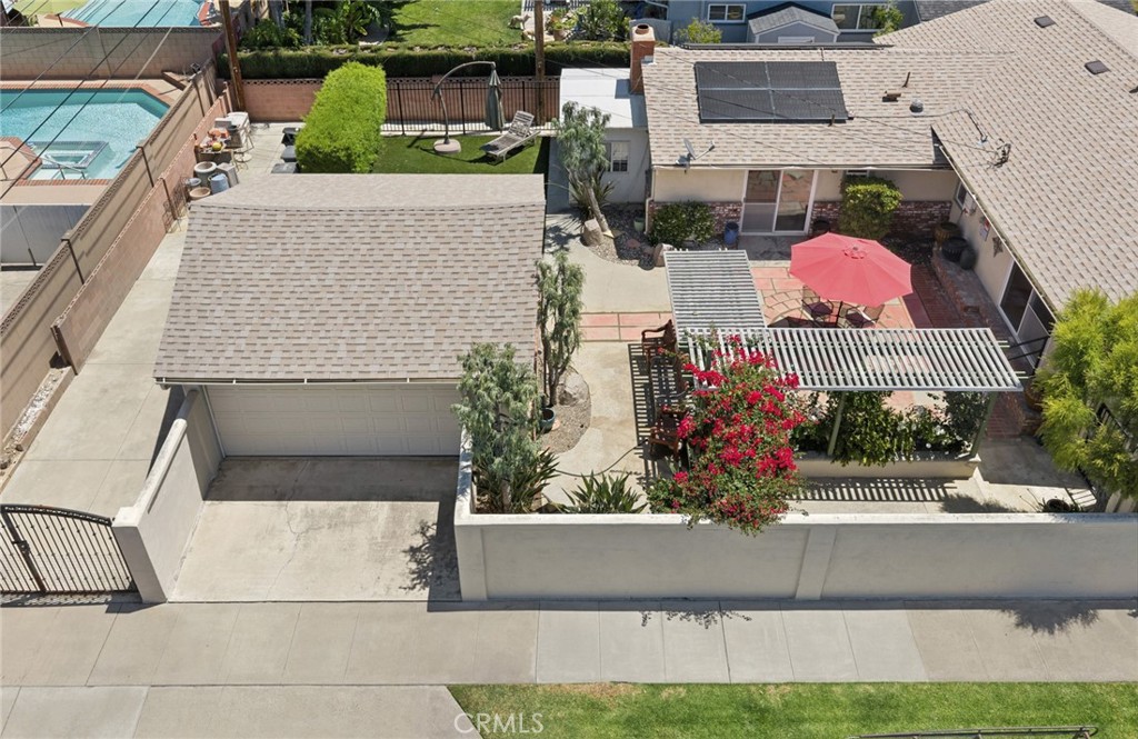 315 E Wilson