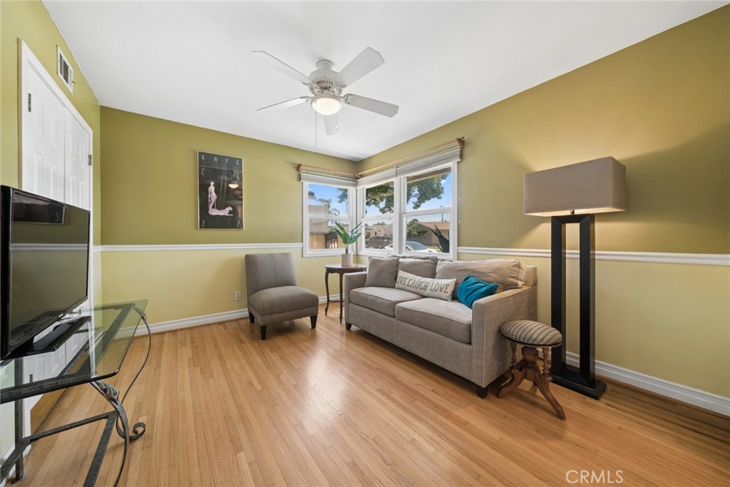 315 E Wilson