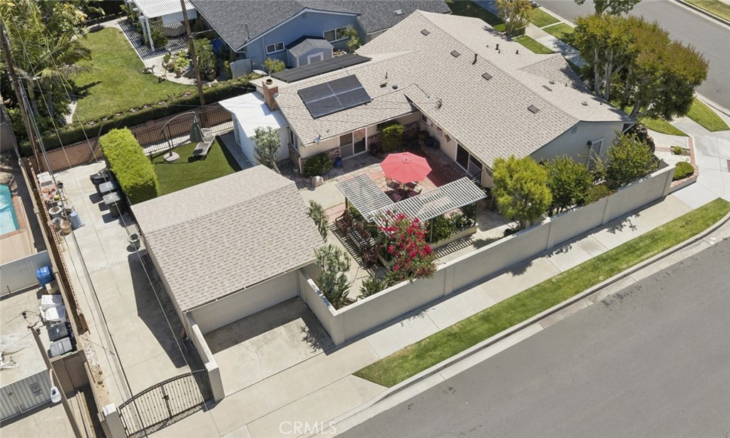315 E Wilson