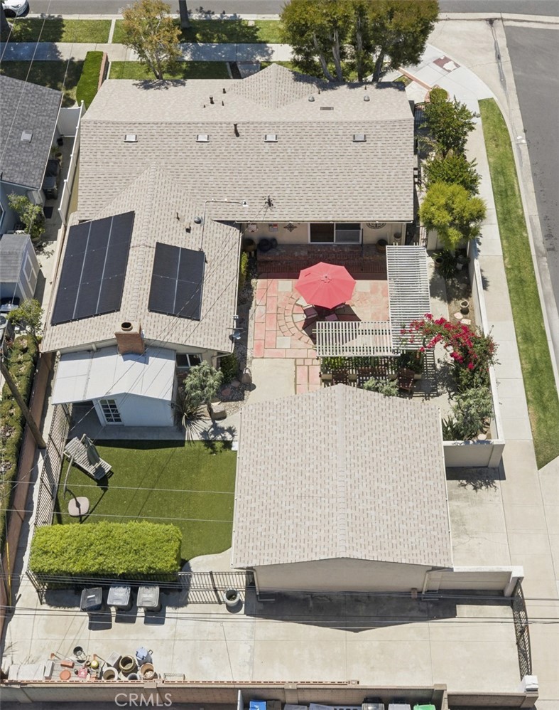 315 E Wilson