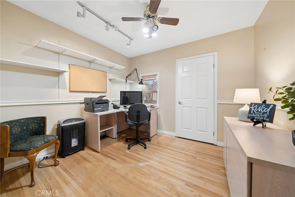 315 E Wilson