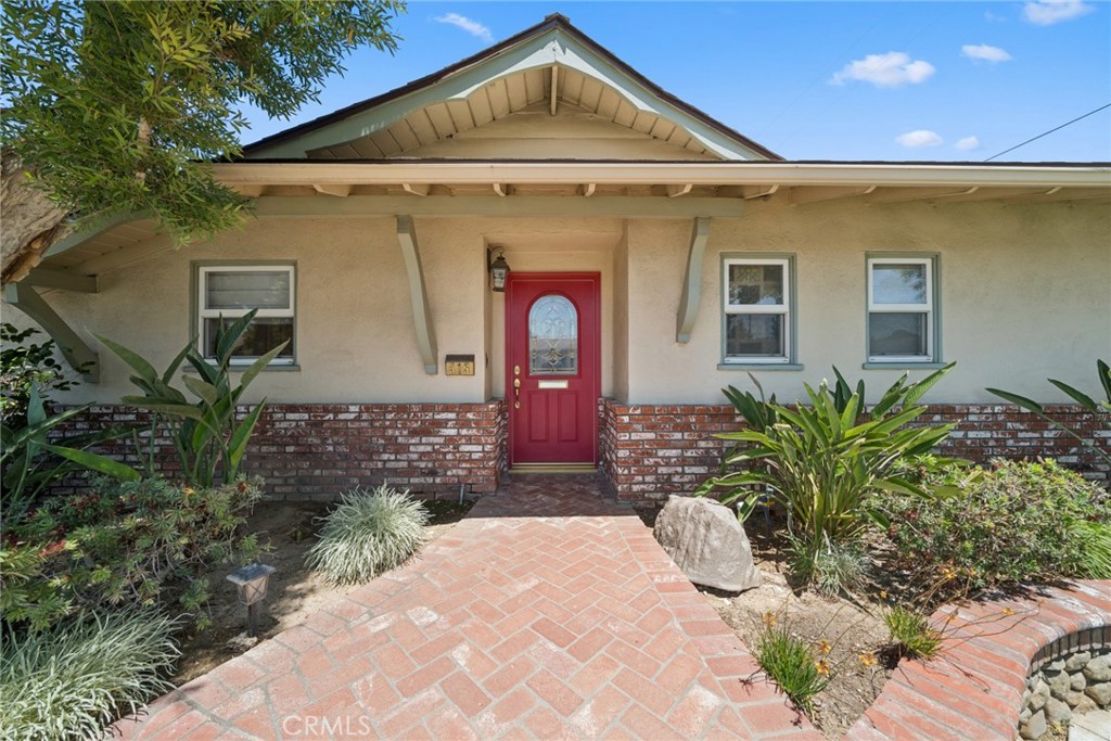 315 E Wilson