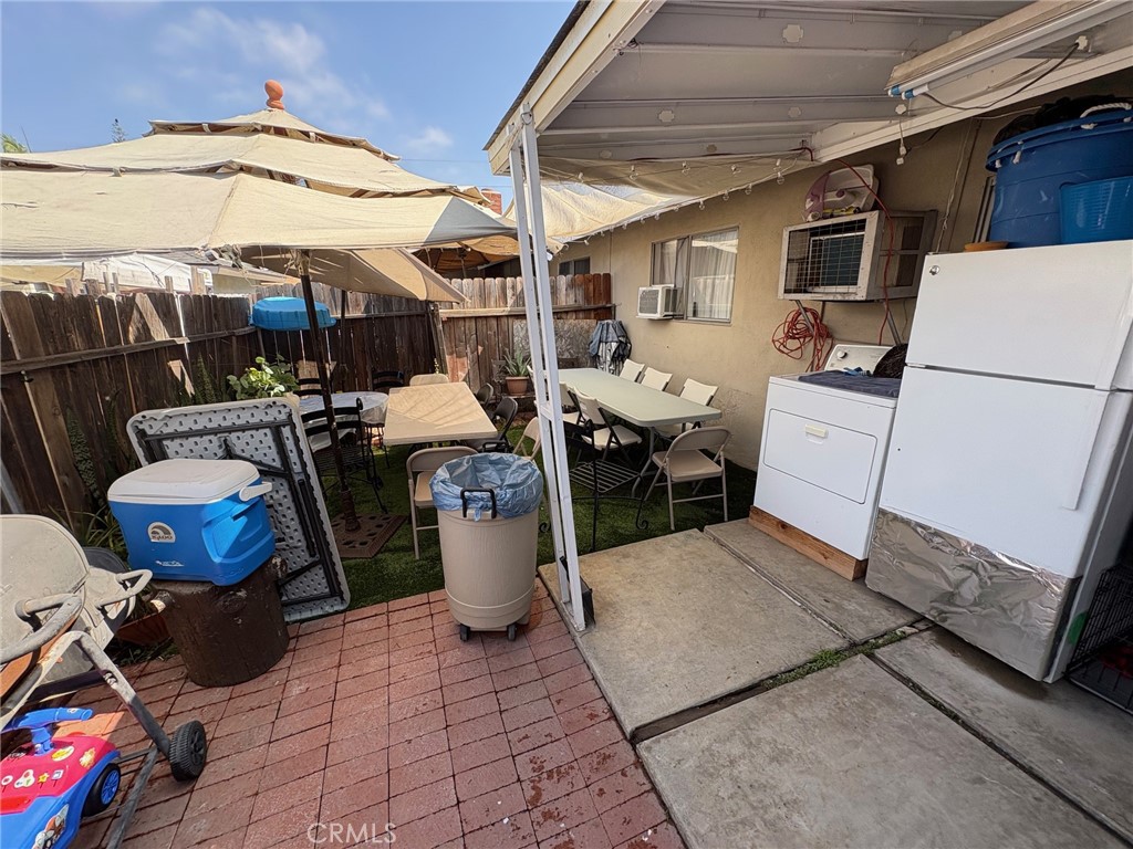 1908 E Rose Avenue