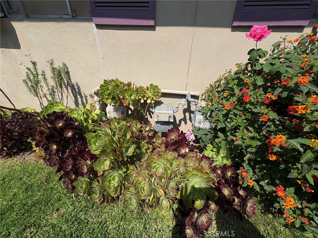 1908 E Rose Avenue