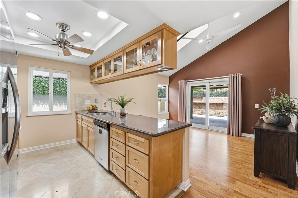 6009 E Calle Cedro
