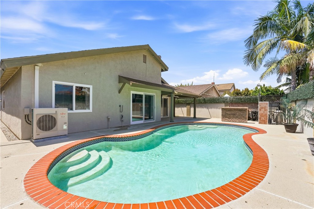 6009 E Calle Cedro