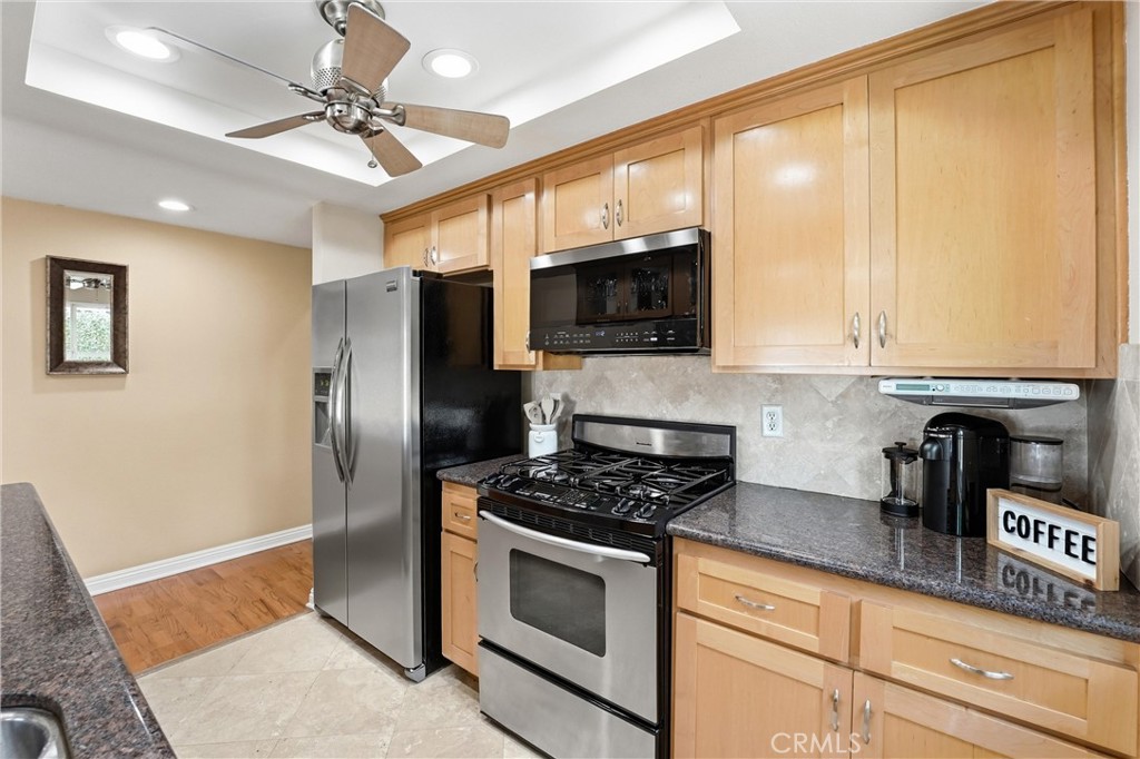 6009 E Calle Cedro
