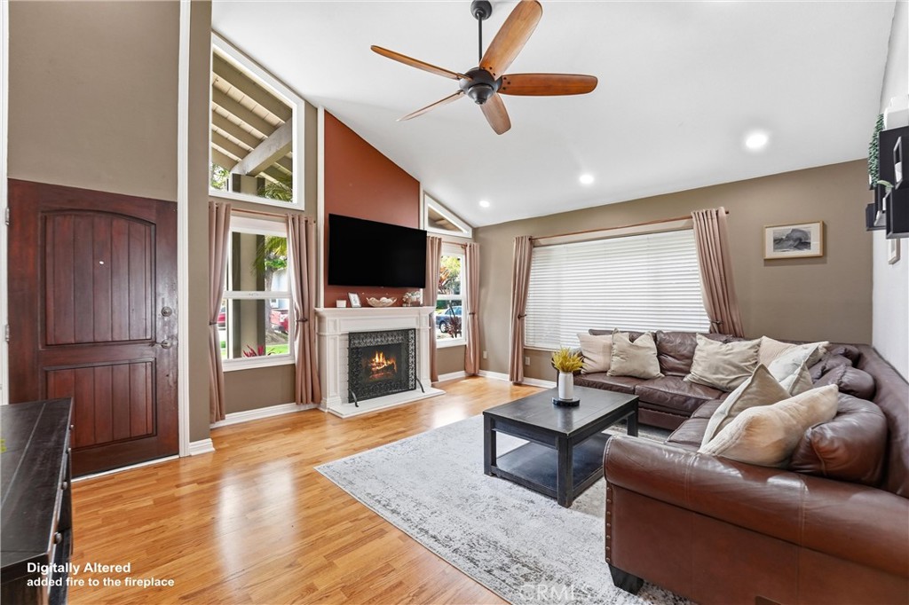 6009 E Calle Cedro