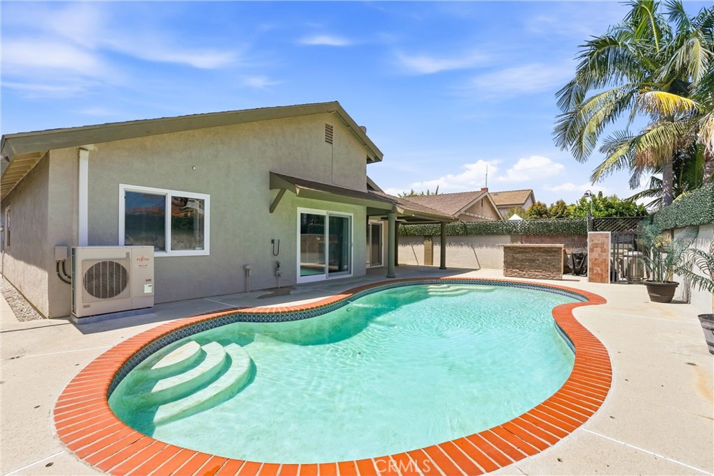 6009 E Calle Cedro