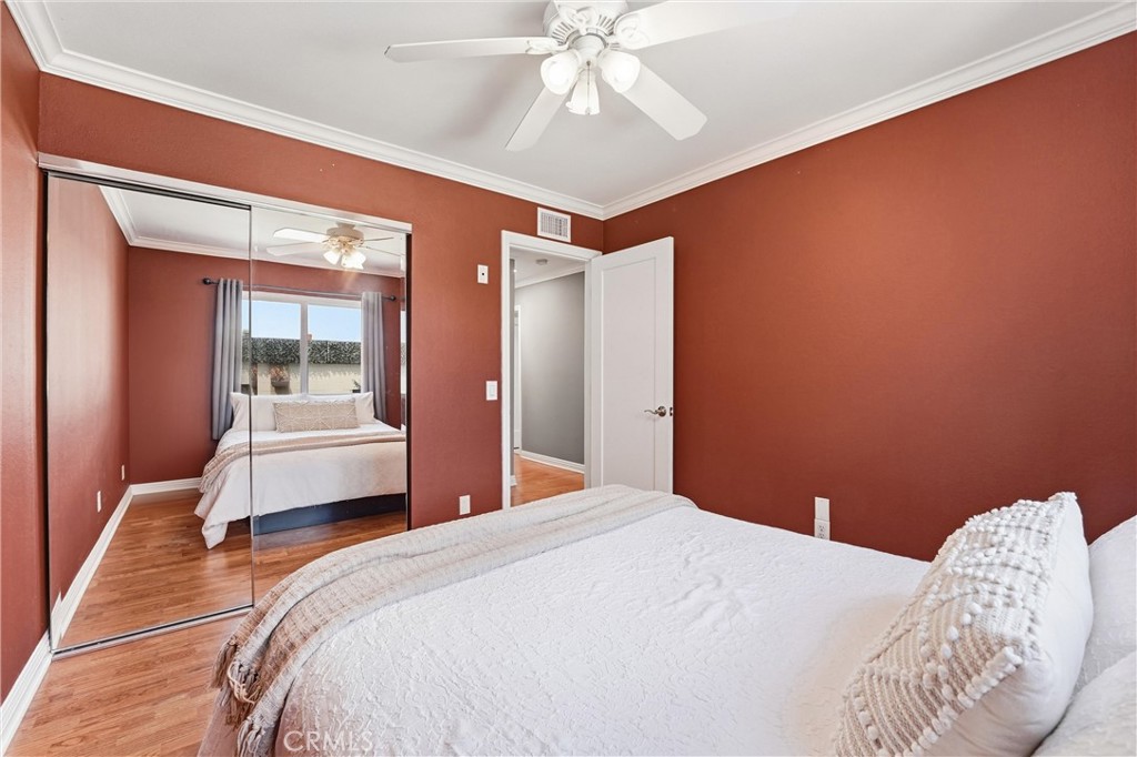 6009 E Calle Cedro