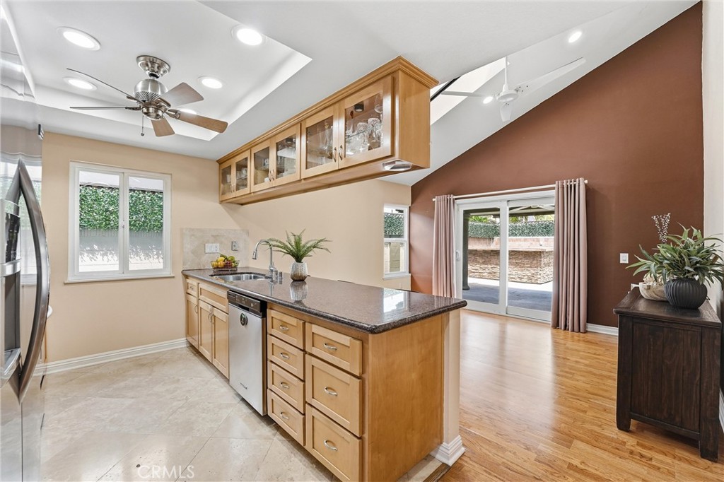 6009 E Calle Cedro
