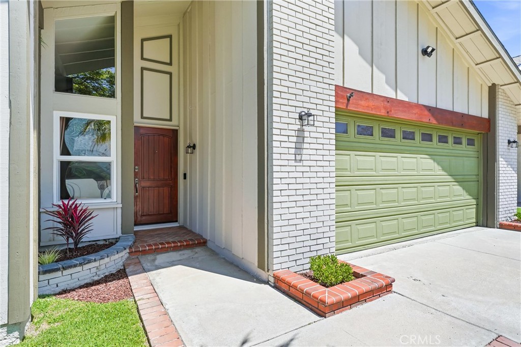 6009 E Calle Cedro