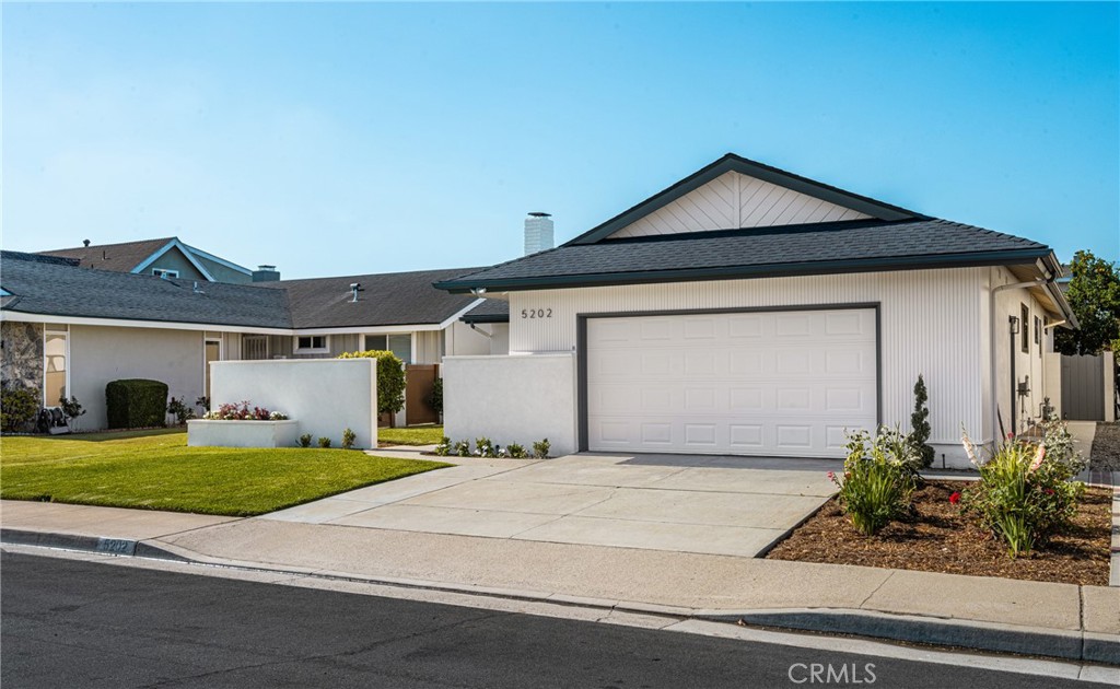 5202 Del Sur Circle