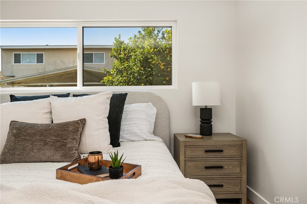 5202 Del Sur Circle