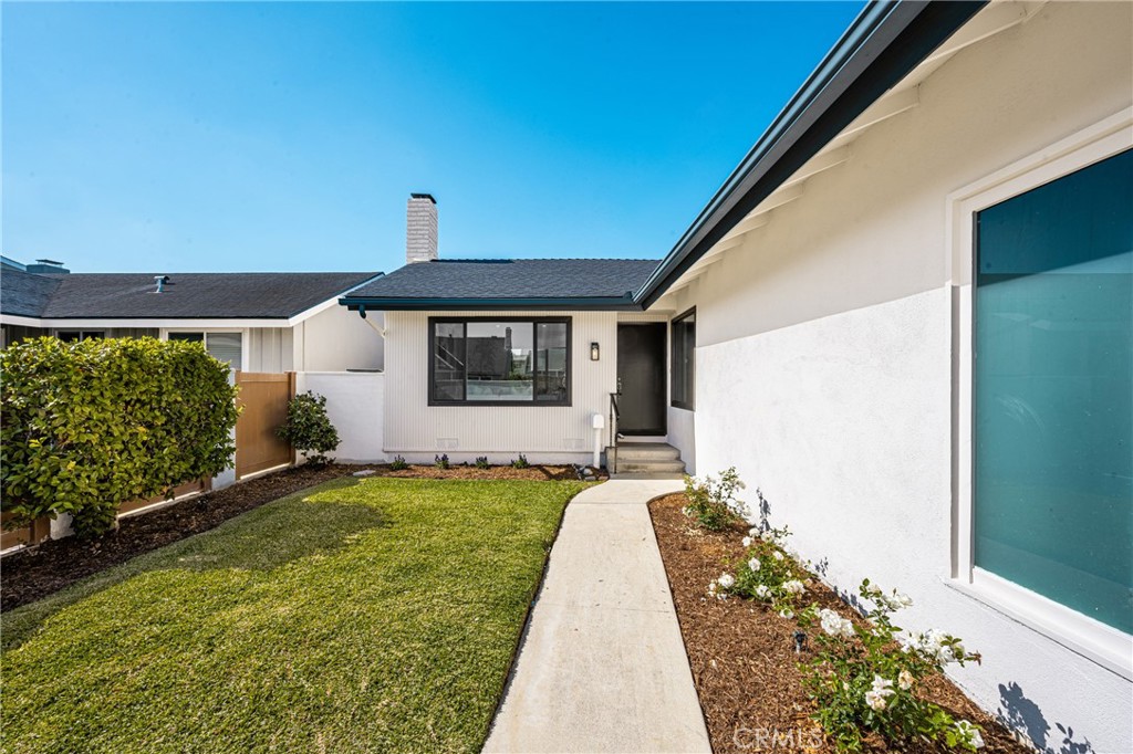 5202 Del Sur Circle