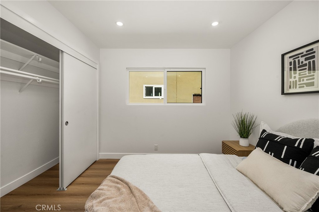 5202 Del Sur Circle