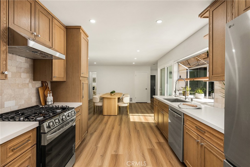 5202 Del Sur Circle
