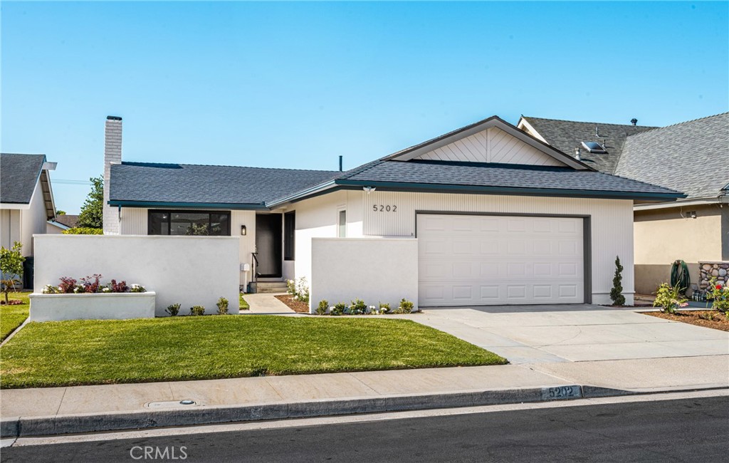 5202 Del Sur Circle