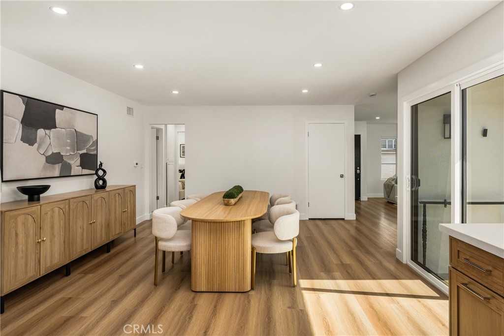 5202 Del Sur Circle
