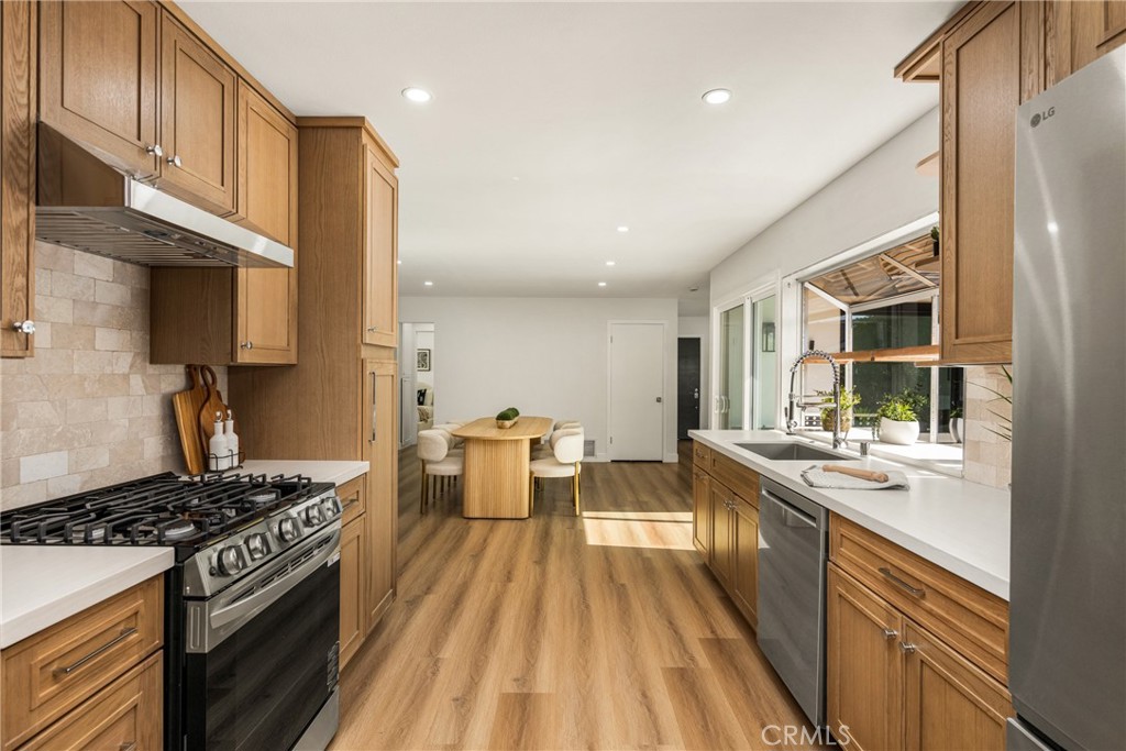 5202 Del Sur Circle