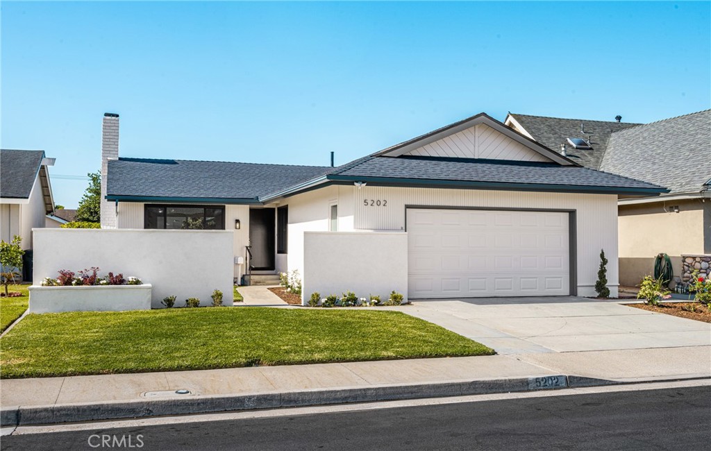 5202 Del Sur Circle