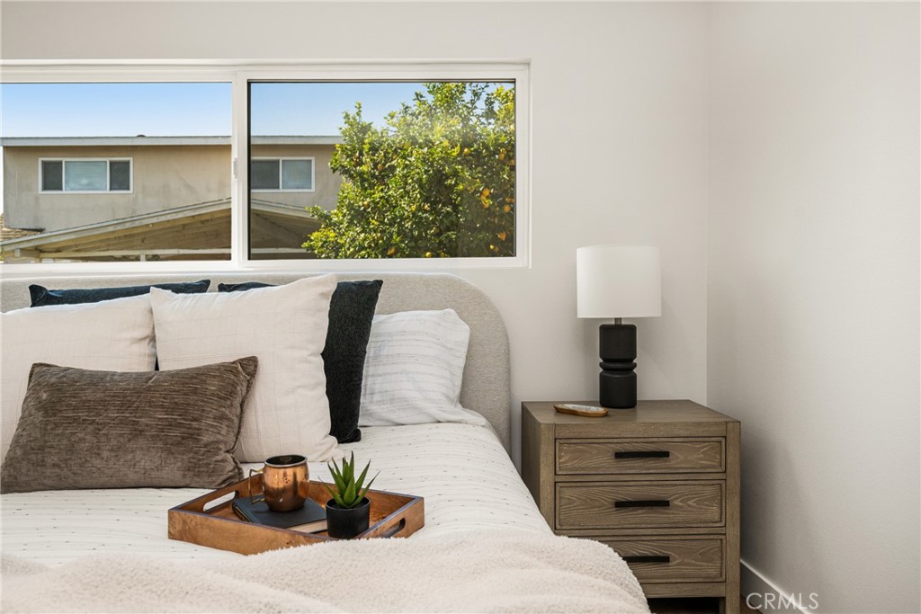 5202 Del Sur Circle