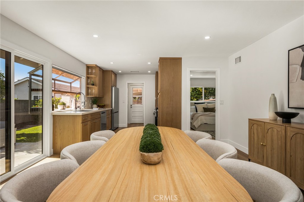 5202 Del Sur Circle