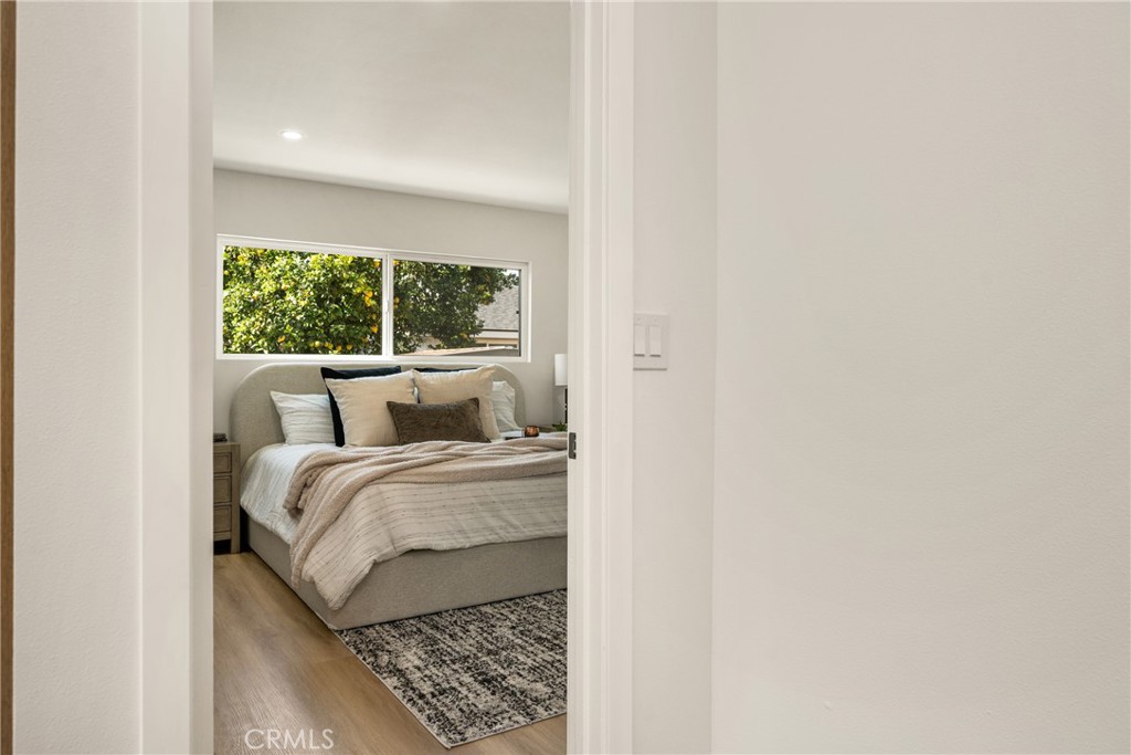 5202 Del Sur Circle
